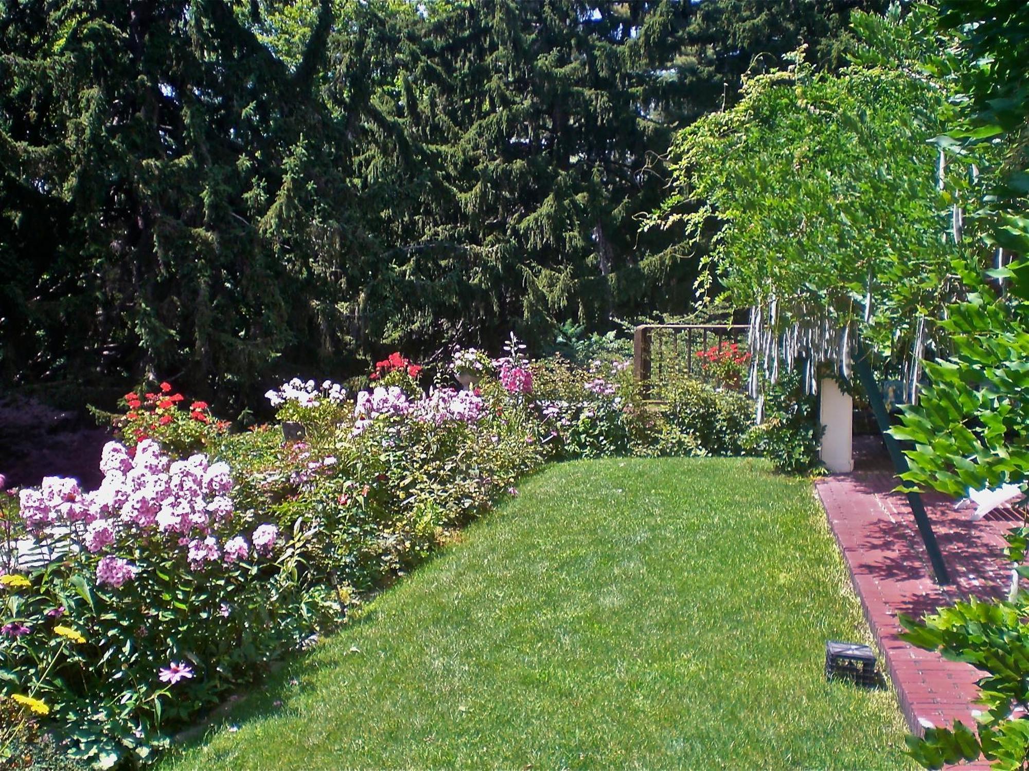 Whistler'S Inn เลนอกซ์ ภายนอก รูปภาพ